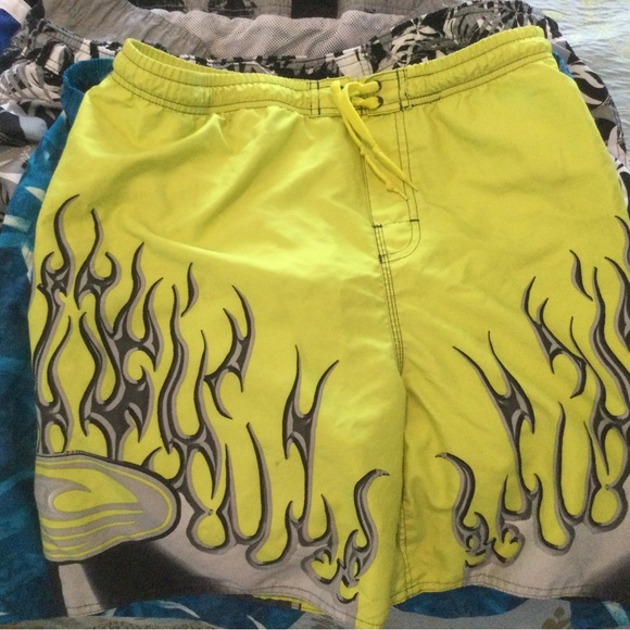 5 Mens swims Trunks  size large nice  condition - Picture 2 of 10